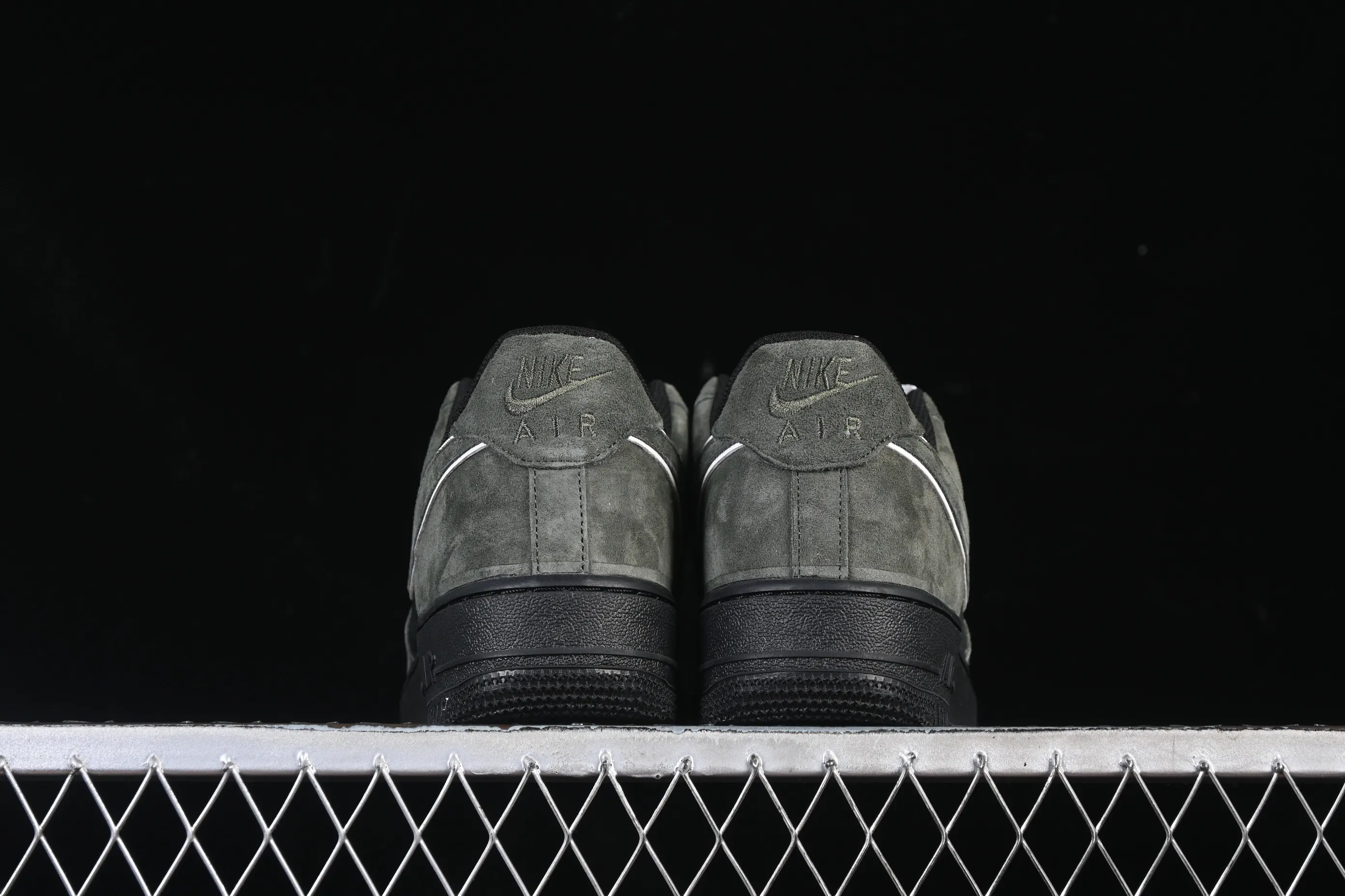 All Categories Nk Air Force 1 Air Force Series Nk Air Force 1 Low Air Force Low Nike Air Force 1'07 Low Army Green Black Autumn and Winter Suede Air Force One Low Casual Sneakers ZH0316-132